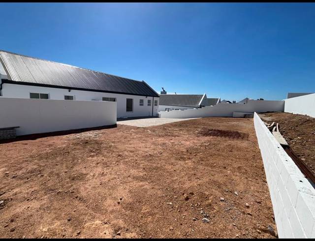 4 BEDROOM HOUSE FOR SALE IN DA GAMA BAY